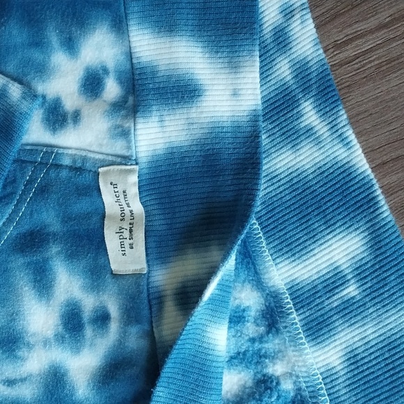 SIMPLY SOUTHERN HOODIE Super Soft Blue Tie Dyed - Picture 5 of 5